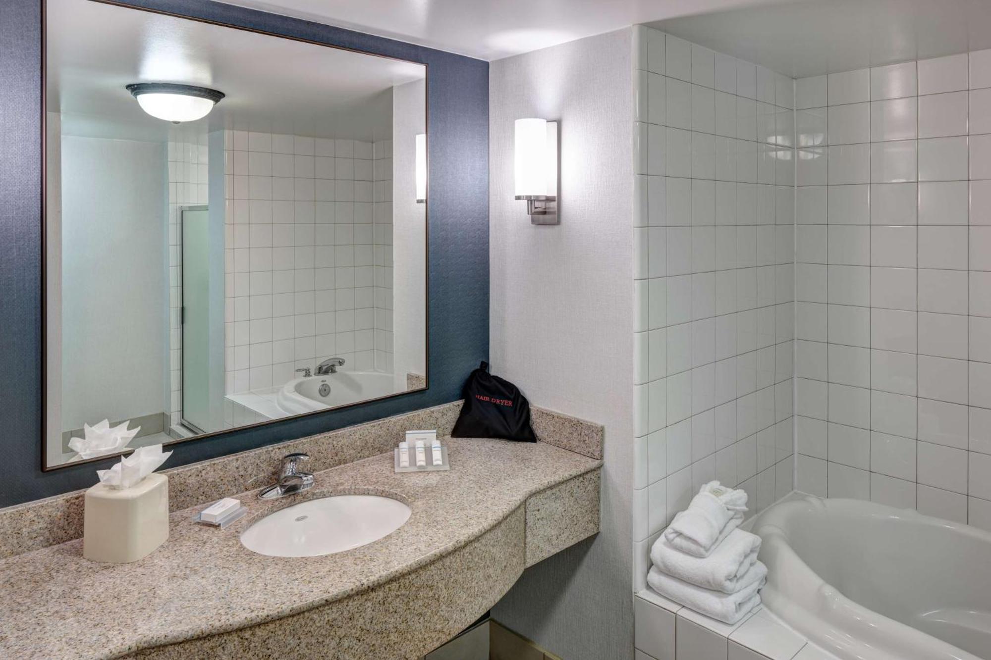 King Suite Whirlpool